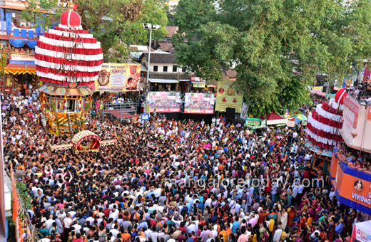Kodia theru Car festival of mangalore
